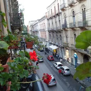 gli-appartamenti-di-palazzo-umberto-i.taorminaitalyhotels.com/